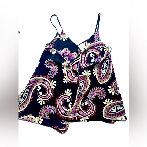 Anthropologie HD in Paris Moonset Asymmetrical
Silk Tank paisley pattern print - Picture 5 of 7